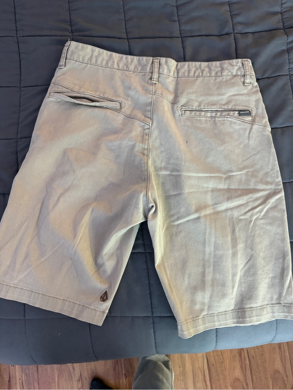 Men's Classic Khaki Shorts - Beige Chino Style volcom - Picture 5 of 5